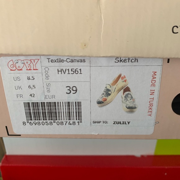 Shoes - Picture 3 of 3